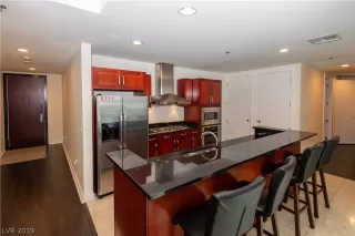 Photo #6: 2126969 Listing