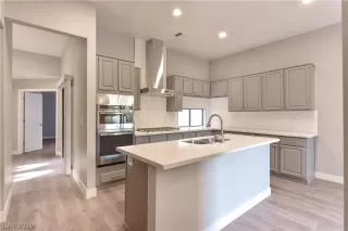 Photo #1: 2126982 Listing