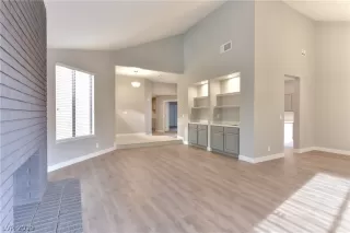 Photo #3: 2126982 Listing