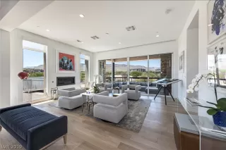 Photo #2: 2127001 Listing