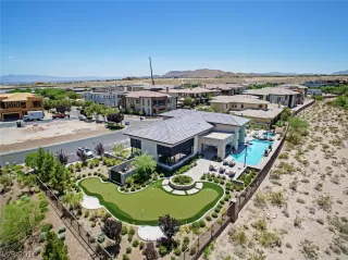 Photo #3: 2127001 Listing