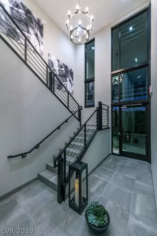 Photo #4: 2127001 Listing