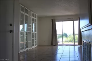 Photo #2: 2127006 Listing