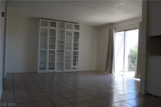 Photo #4: 2127006 Listing