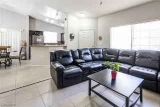 Photo #4: 2127047 Listing