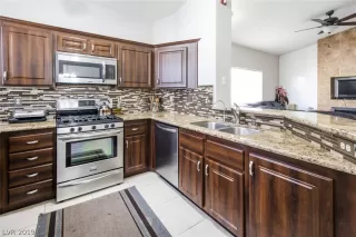 Photo #6: 2127047 Listing