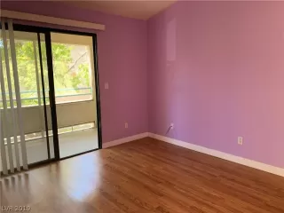 Photo #2: 2127053 Listing