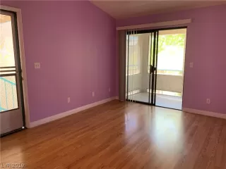 Photo #3: 2127053 Listing