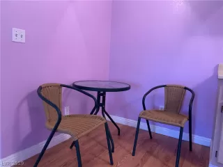 Photo #5: 2127053 Listing