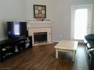 Photo #4: 2127068 Listing