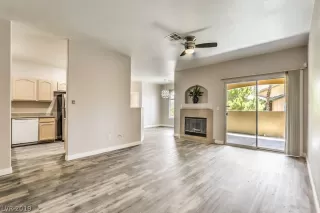 Photo #4: 2127075 Listing