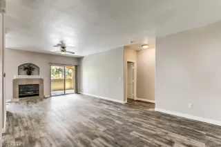 Photo #5: 2127075 Listing