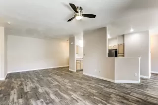 Photo #6: 2127075 Listing