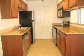 Photo #6: 2127087 Listing 