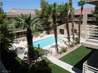 Photo #2: 2127131 Listing 