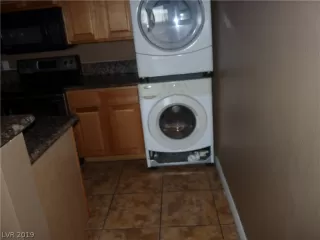 Photo #6: 2127131 Listing 