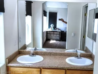 Photo #6: 2127197 Listing 