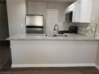 Photo #2: 2127202 Listing 