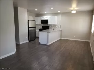 Photo #3: 2127202 Listing 