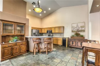 Photo #3: 2127252 Listing 