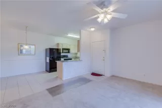 Photo #2: 2127283 Listing