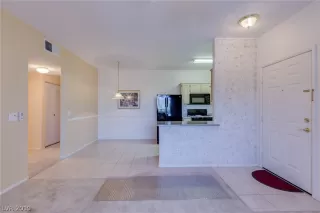 Photo #4: 2127283 Listing