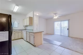 Photo #5: 2127283 Listing