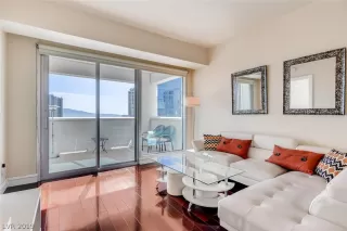 Photo #3: 2127314 Listing 