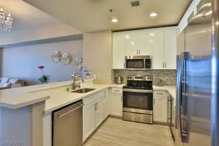 Photo #1: 2127333 Listing