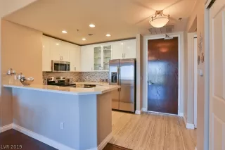 Photo #2: 2127333 Listing