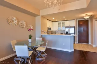 Photo #4: 2127333 Listing