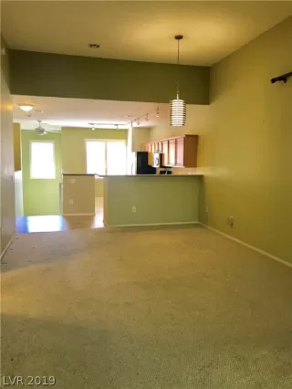 Photo #3: 2127362 Listing 