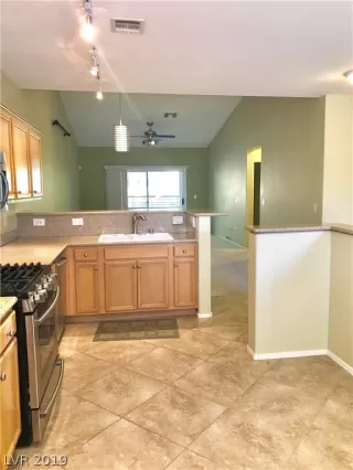 Photo #6: 2127362 Listing 