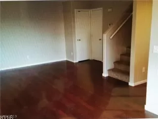 Photo #2: 2127364 Listing