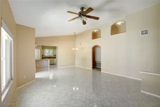 Photo #3: 2127439 Listing 