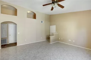 Photo #4: 2127439 Listing 