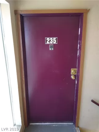 Photo #1: 2127458 Listing
