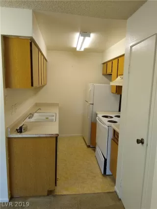 Photo #5: 2127458 Listing