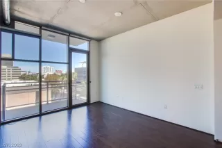 Photo #2: 2127471 Listing