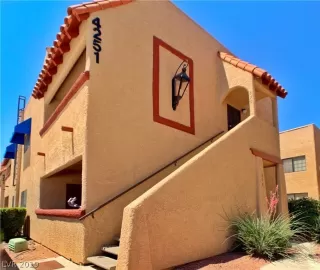 Photo #1: 2127498 Listing