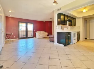 Photo #2: 2127498 Listing