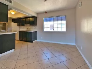 Photo #3: 2127498 Listing