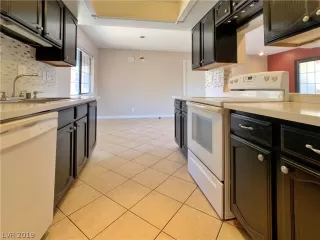 Photo #6: 2127498 Listing