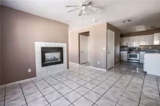 Photo #5: 2127500 Listing