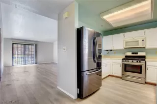 Photo #2: 2127528 Listing