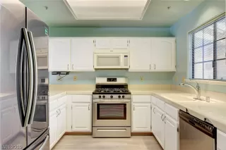 Photo #4: 2127528 Listing