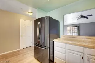 Photo #6: 2127528 Listing