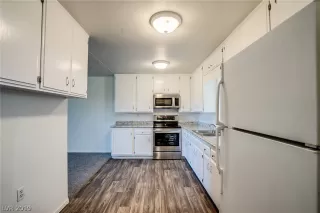 Photo #3: 2127587 Listing 