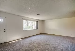 Photo #5: 2127587 Listing 