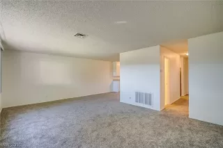 Photo #6: 2127587 Listing 